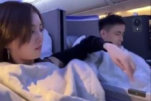 赵继伟与妻子秀恩爱:两个幼稚鬼的日常 幸福瞬间