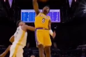 布朗尼比赛中惊现单臂补扣 父亲詹姆斯转发