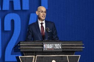 名记:NBA各队开始对球员薪资感到震惊 非全明星也想签3000万年薪