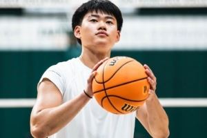 变得更加强壮了!赵维伦晒出在旧金山大学的训练照