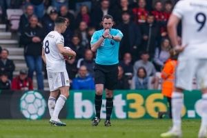 英超第11轮裁判安排：卡瓦纳主裁曼城VS利物浦，巴罗特执法曼联