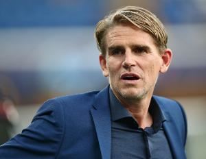 法尔克：狼堡想邀请弗罗因德担任体育总监，但后者无意离开拜仁